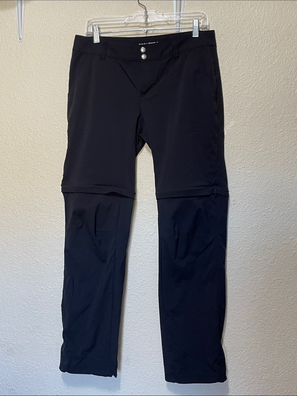 Columbia Omni-Shield Advanced Repellency Black Pants. Good Condition. Size 10.